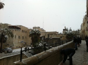 These guys are having a long-distance snowball fight with guys below the Cardo.
